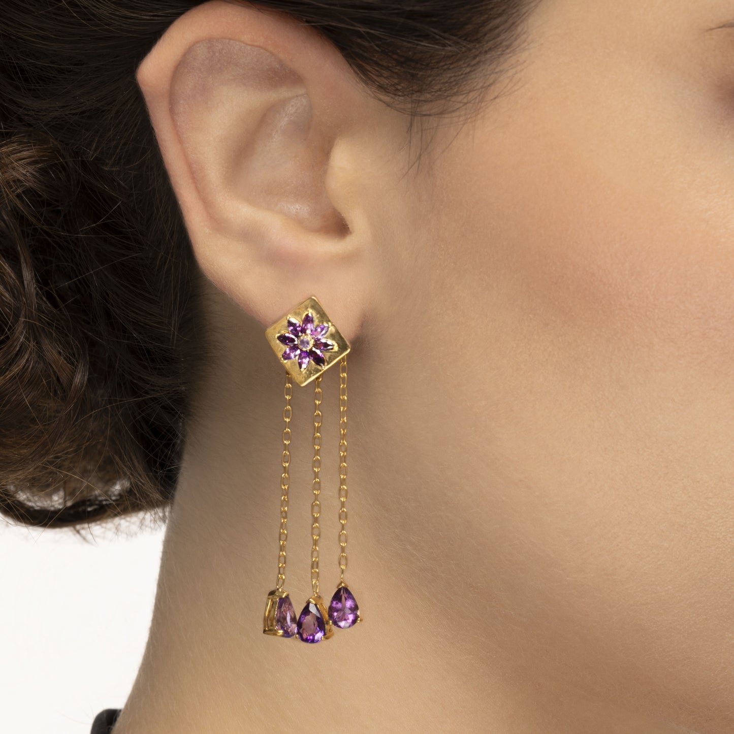 Earrings gold colored 925 silver rhombus design with amethysts and removable chains